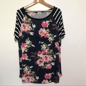 First 💗 Look Floral Tee